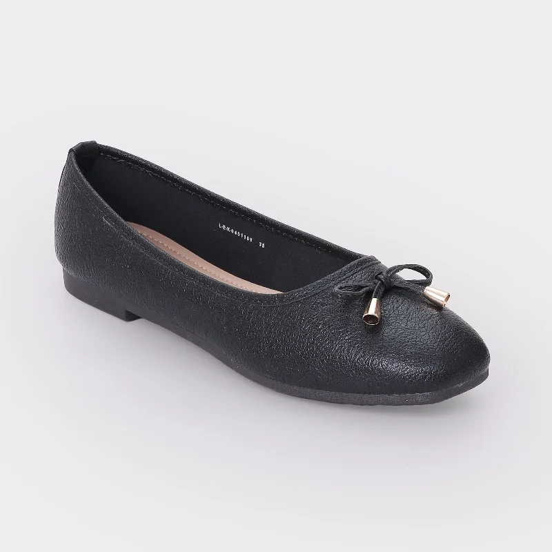 Ladies shoes featuring patent leather gleam nicely -wome's Sleek Pumps